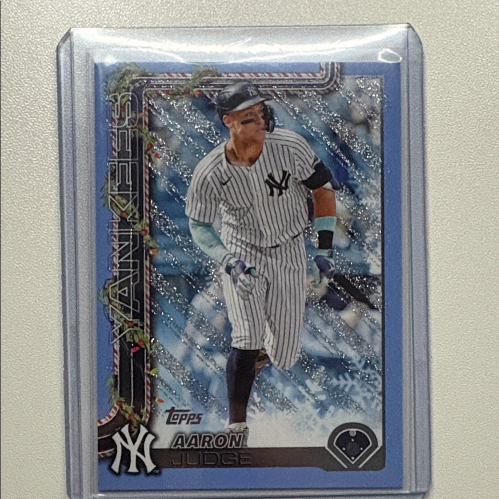 2025 Topps holiday Arron judge blue sp